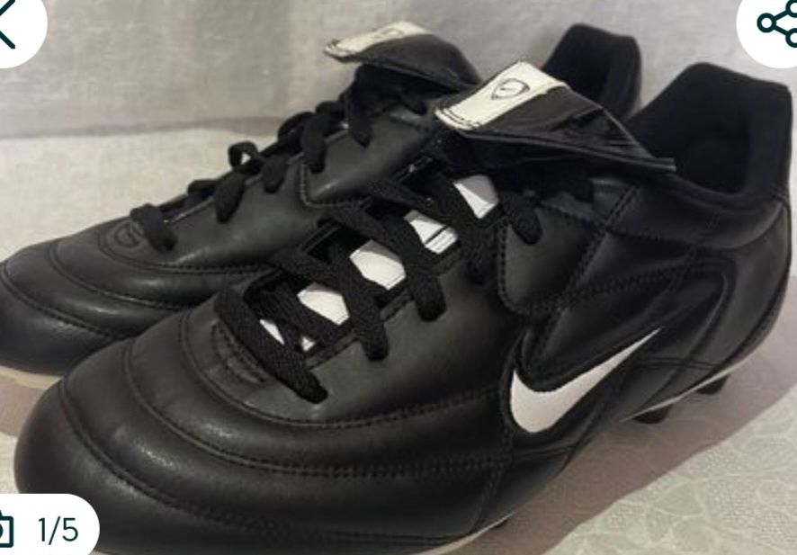 Бутси/Кросівки  НА ШИПАХ