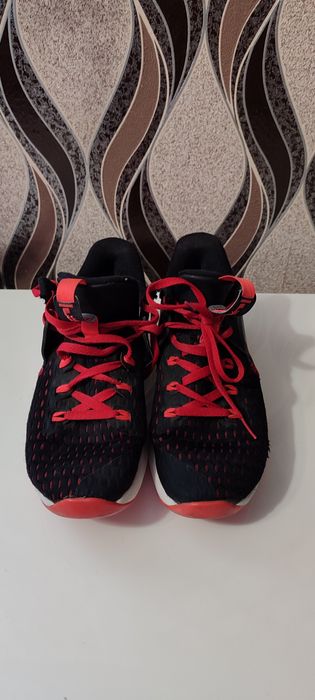Оригінальні баскетболні кросівки Nike
