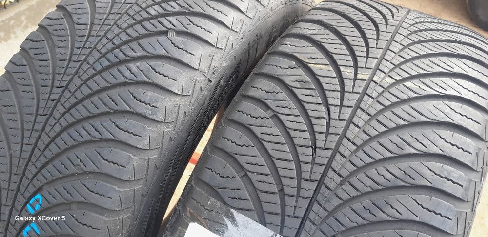 Opony Wielosezonowe 225÷60÷17÷.GOOD YEAR.100 zł.Adres-ZALESIANY 33 A.