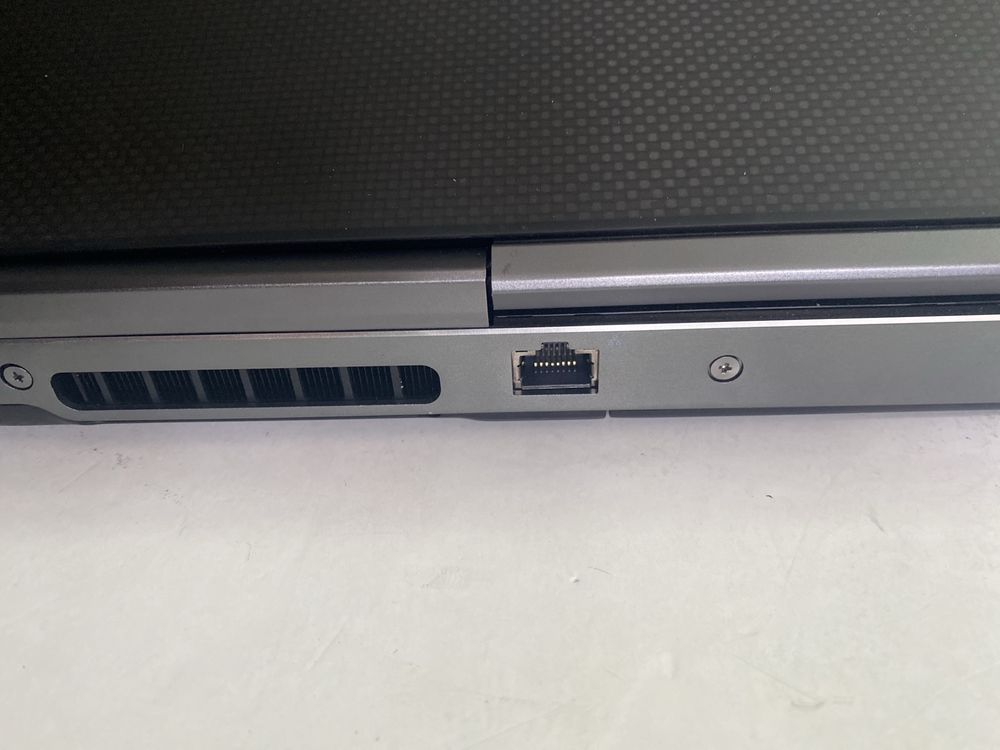 15" Dell Precision 7510 7520 FHD IPS I7-6820HQ 16GB nVidia Quadro 4GB