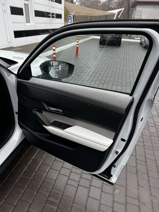 Mazda MX-30 2021 Електромобіль