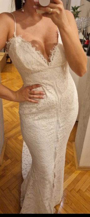 Suknia ślubna ASOS BRIDAL koronkowa rybka z trenem