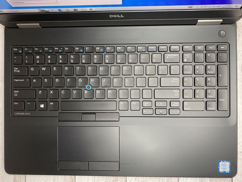 Dell Latitude 5570 15.6’FHD ips i7-6600u 8/256