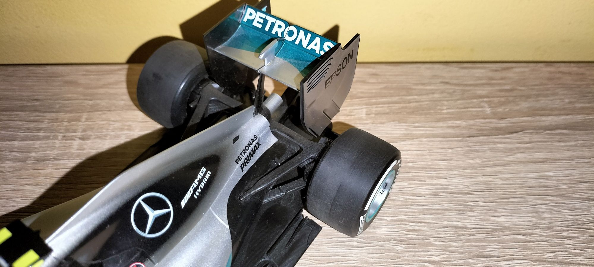 F1 Mercedes W06 1:18 Nico Rosberg Minichamps