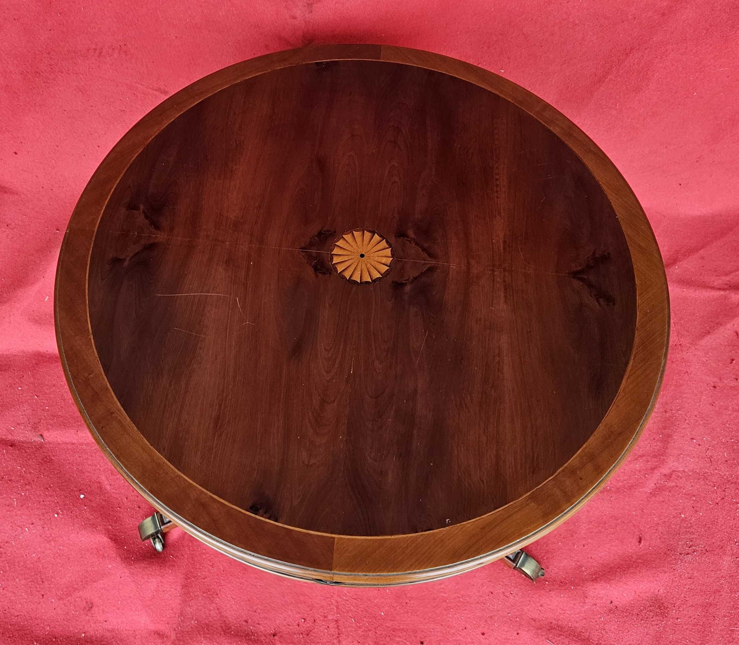 Mesa de biblioteca em cerejeira