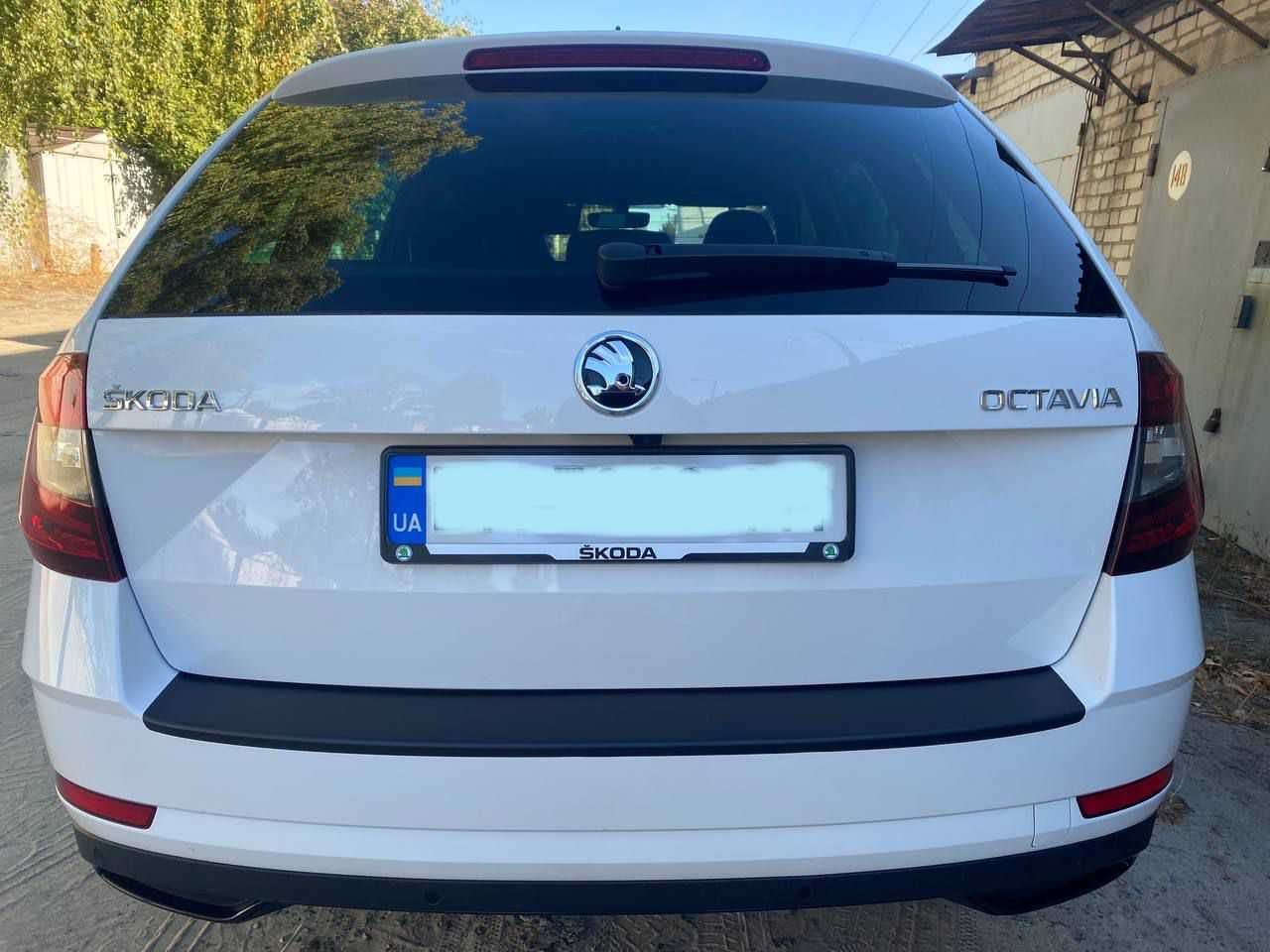 Skoda Octavia Combi DSG Ambition Sport.