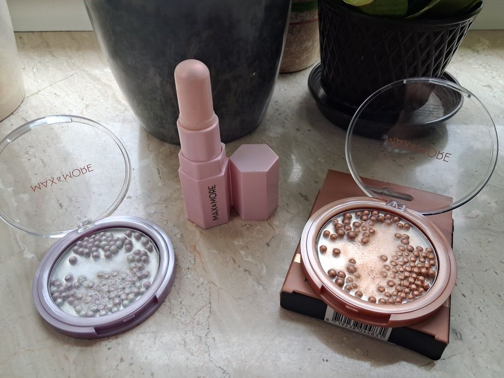 Zestaw kosmetyków rozswietlacze i bronzer
