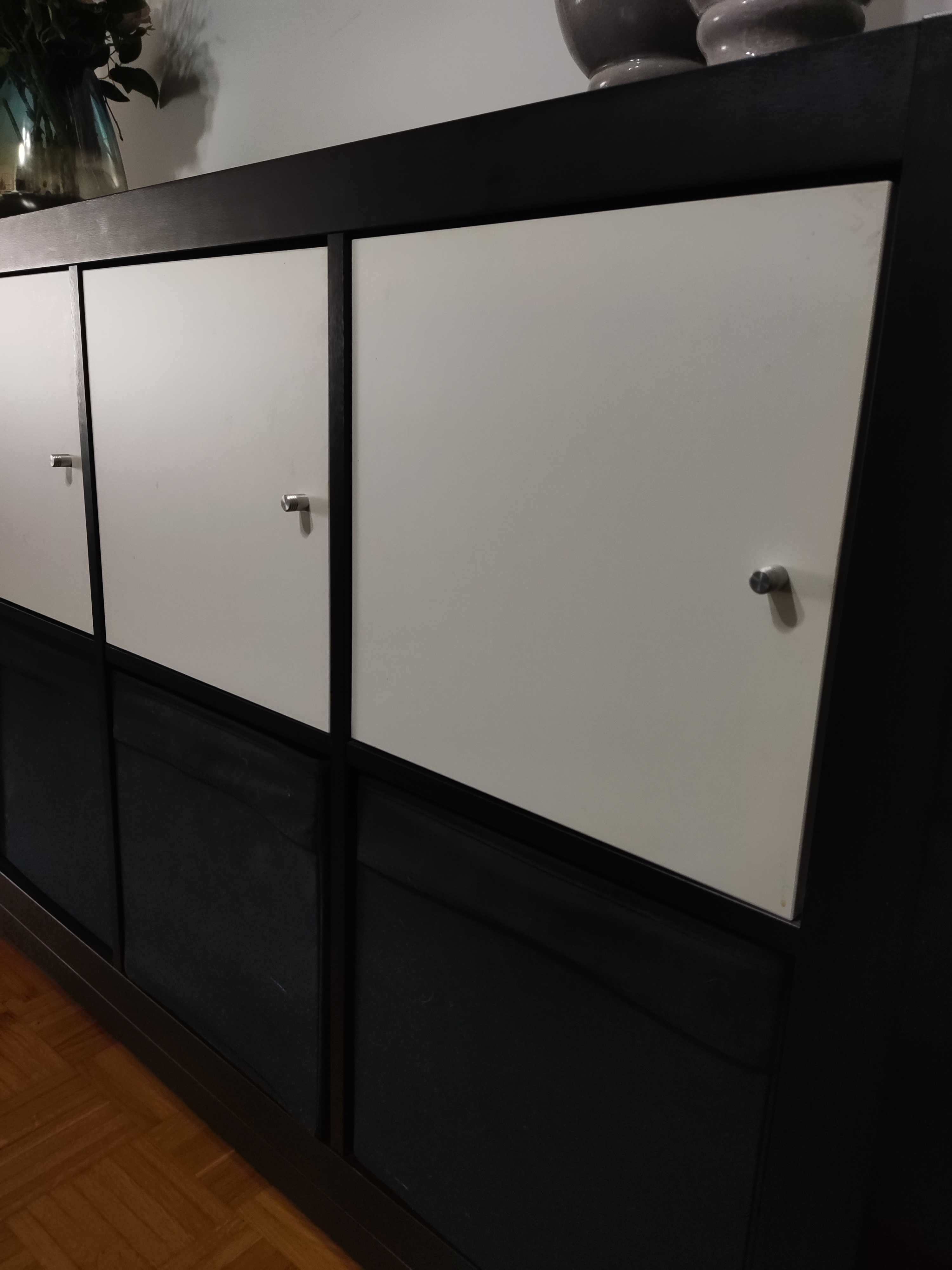 Móvel preto do ikea