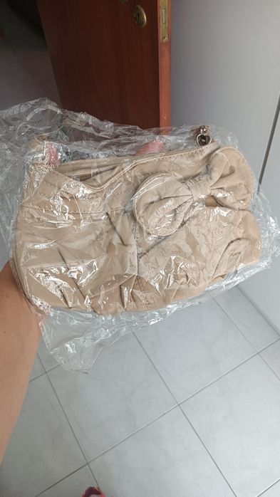 Mala média ainda embalada