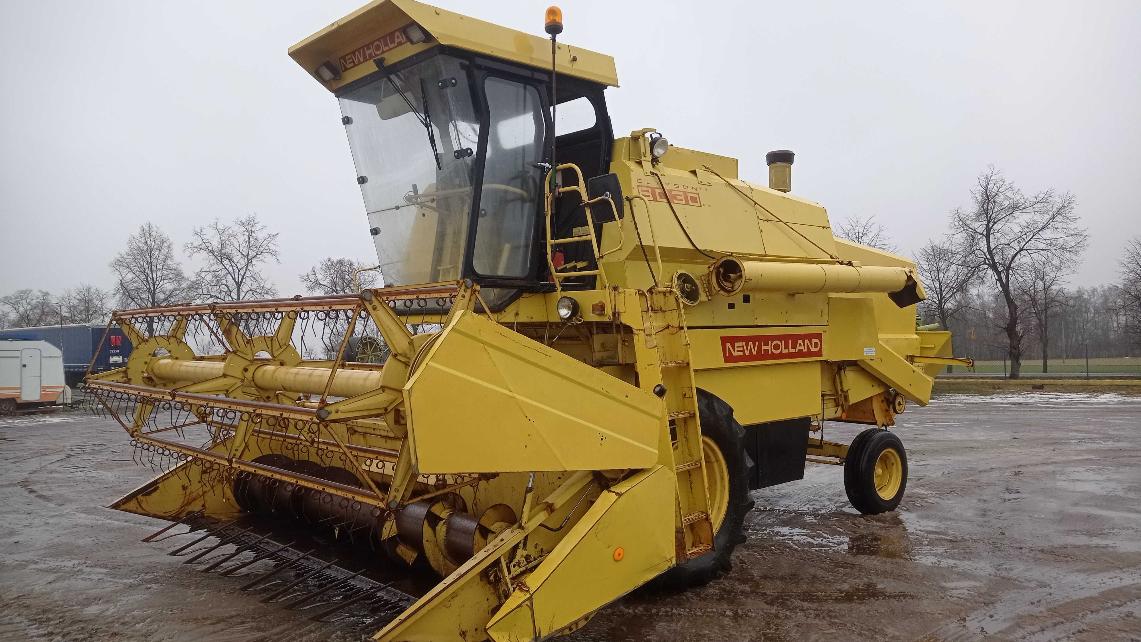 Kombajn New Holland Clayson 8030, New Holland 8030