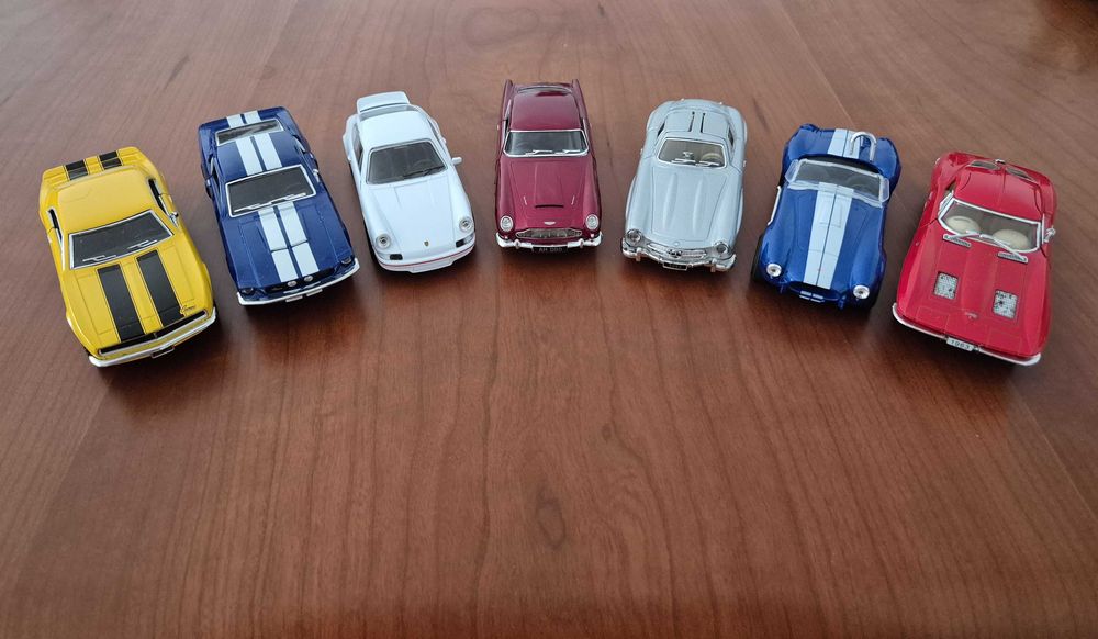 Carros clássicos de colecção miniaturas novos 7e cada