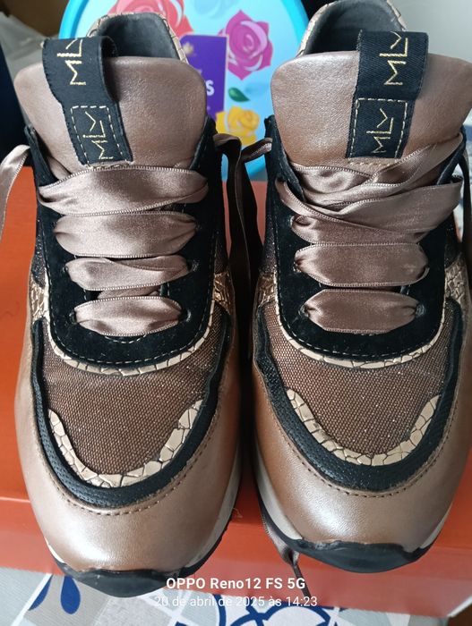 Sapatos da MLV novos T37