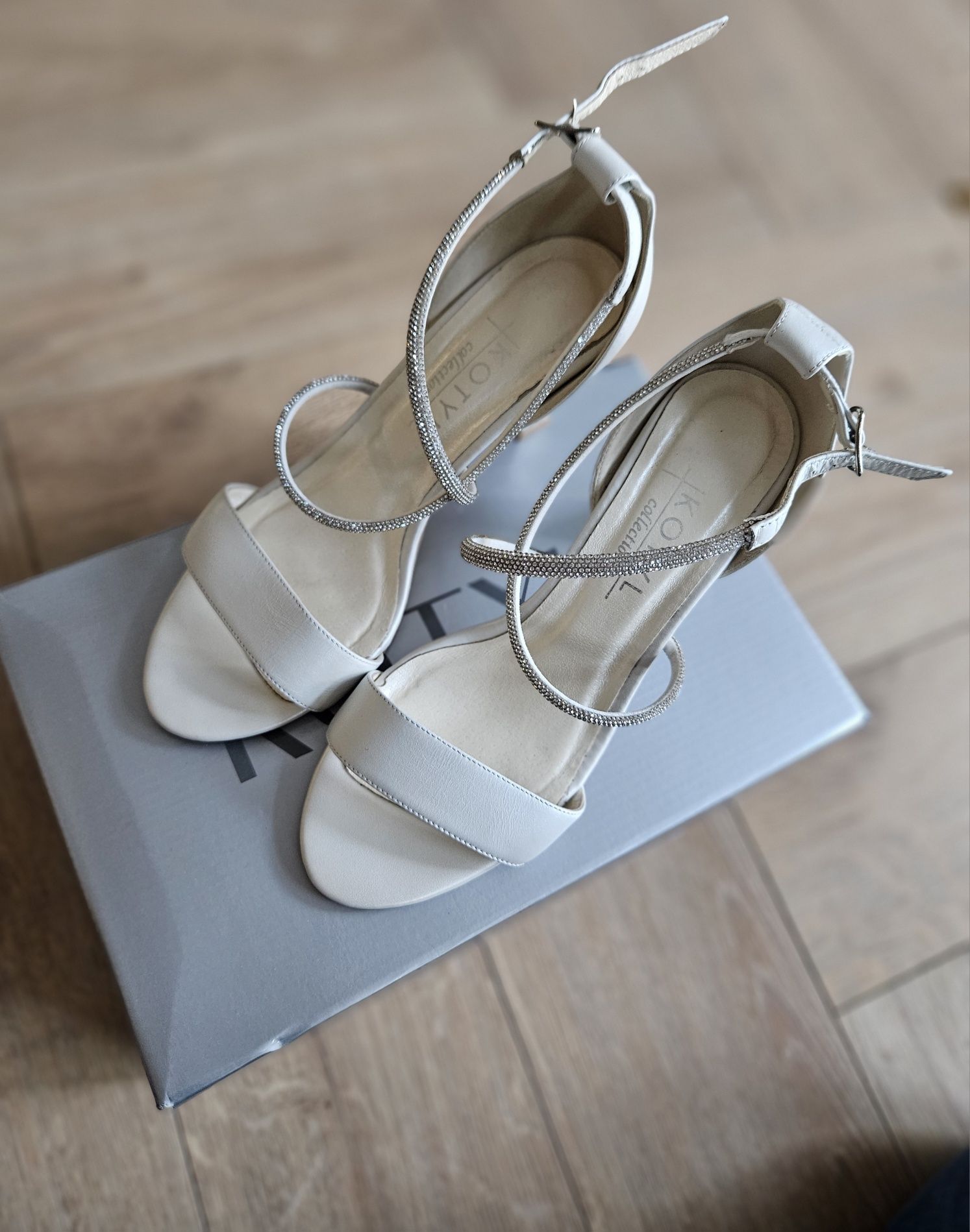 Sandałki buty na obcasie ślubne na ślub wesele 38 7,5cm kotyl 4363