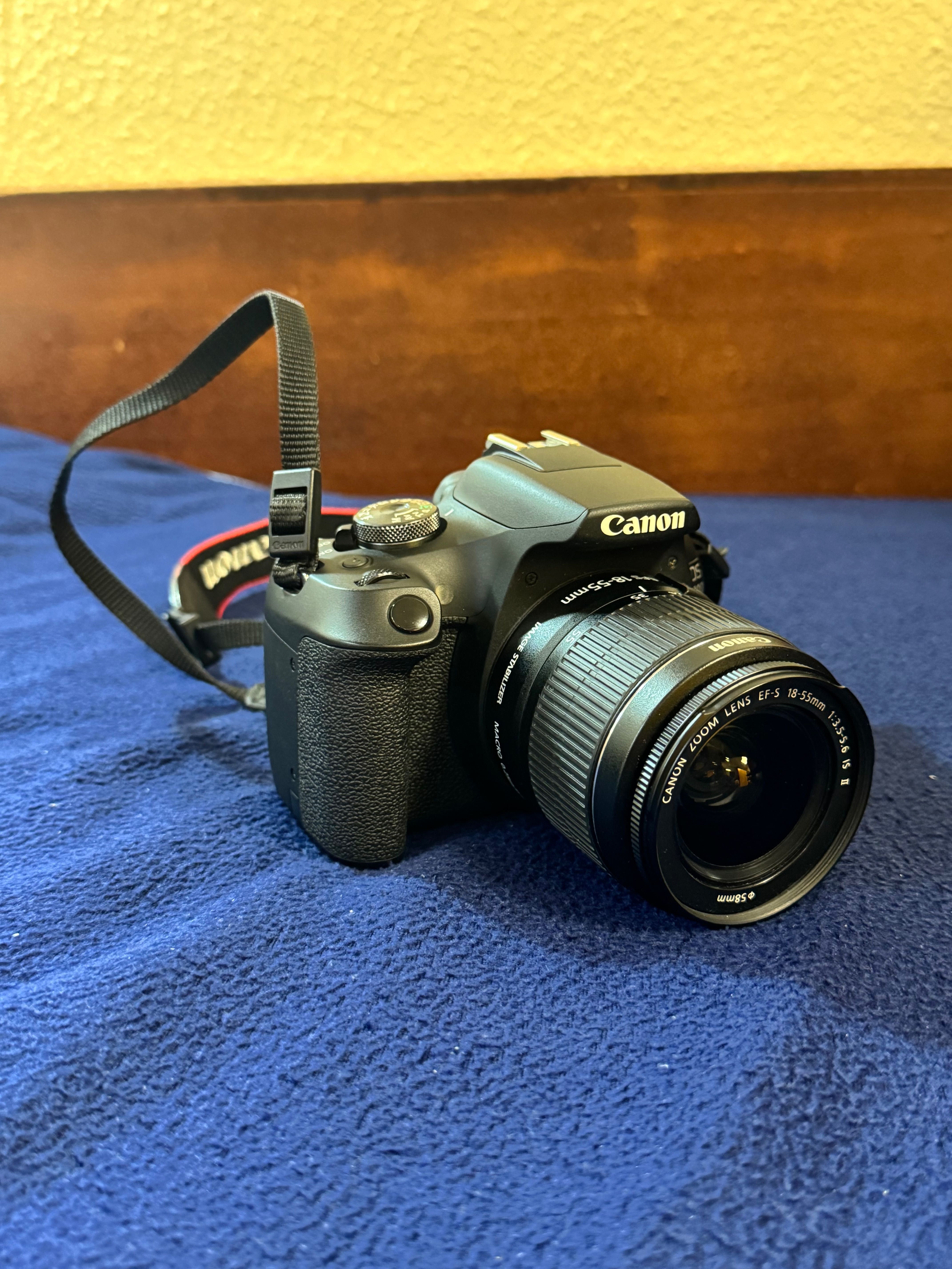 Canon 2000D semi-nova