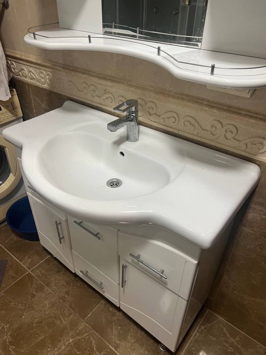 Дзеркало умивальник тумба змішувач - комплект