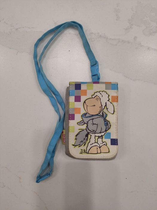 Etui na telefon nici
