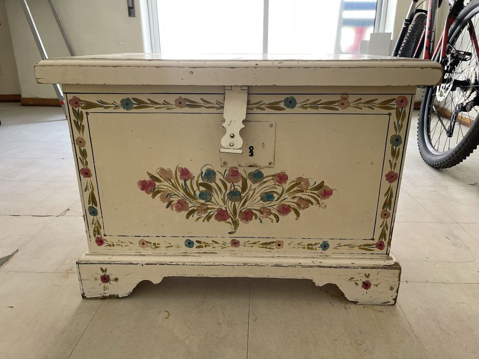 Arca / Baú para arrumos