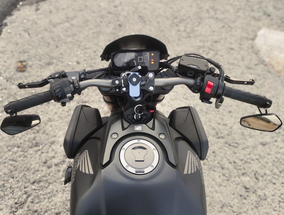 Honda CB650R como nova