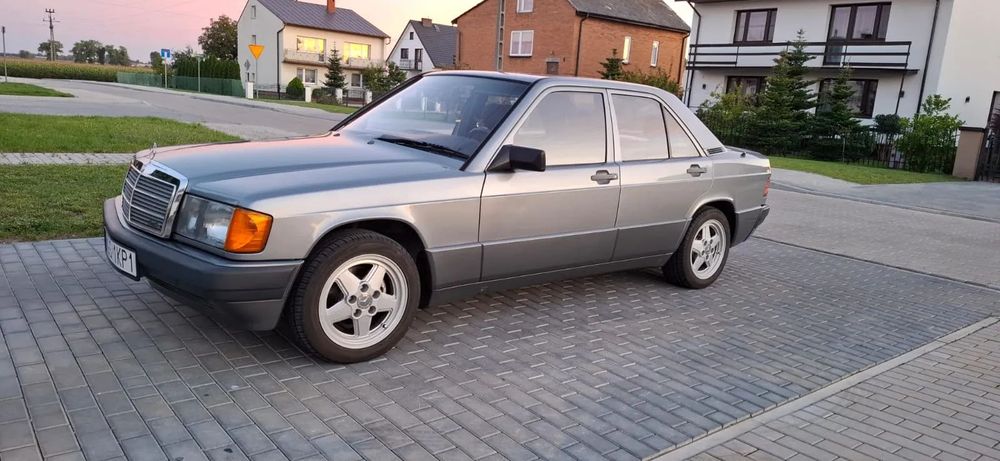 Mercedes-Benz W201 (190) 2.0 benyna