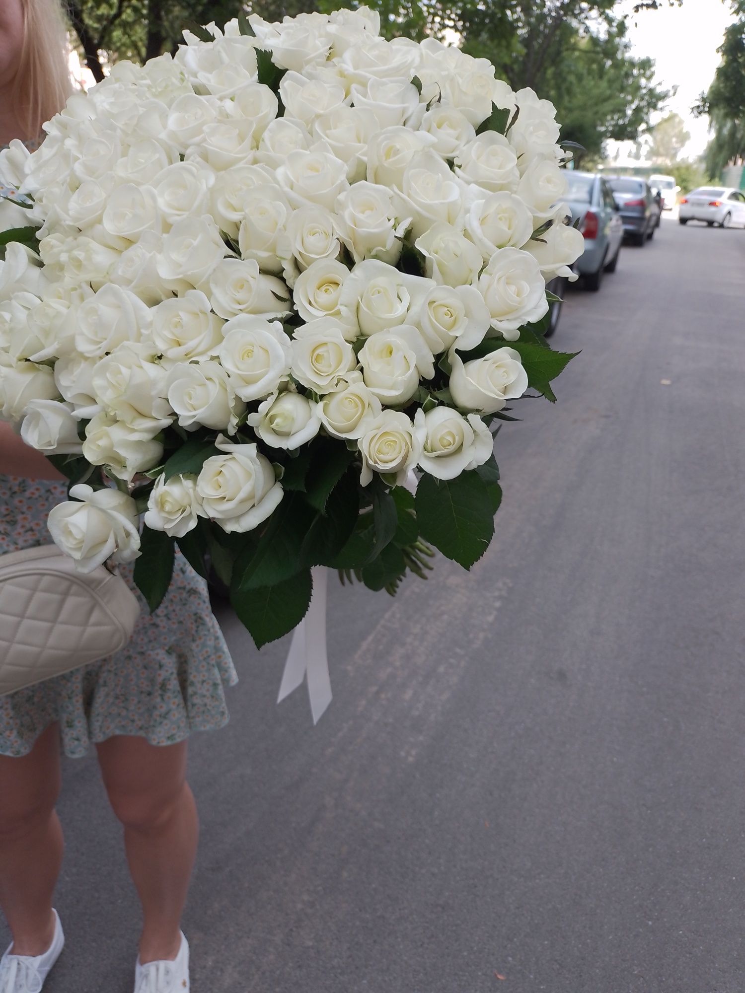 Букет 101 троянда (70см.) та 51 • Доставка квітів Київ •