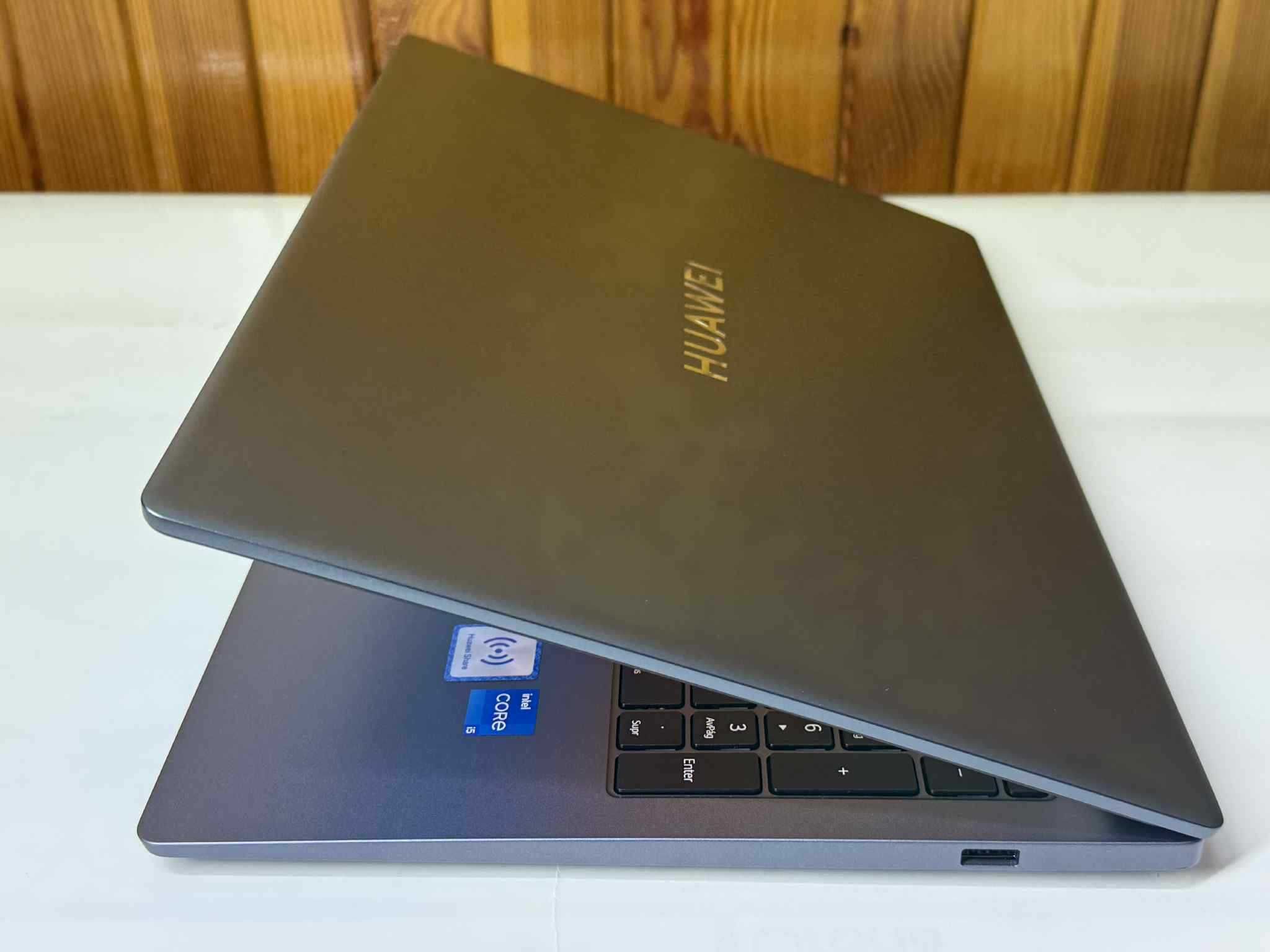 Laptop HUAWEI MateBook D 16 2024 i5/16GB/512SSD/W11 (pudełko)