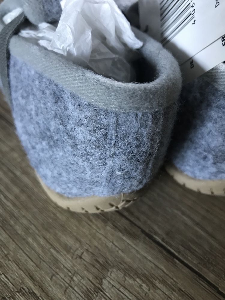 Filcowe kapcie rozmiar 25