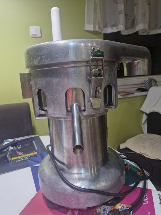 Profesjonalna sokowirówka