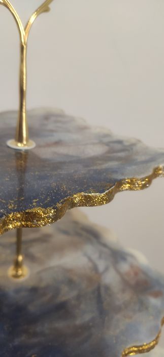 Suporte bolos de resina feito a mão