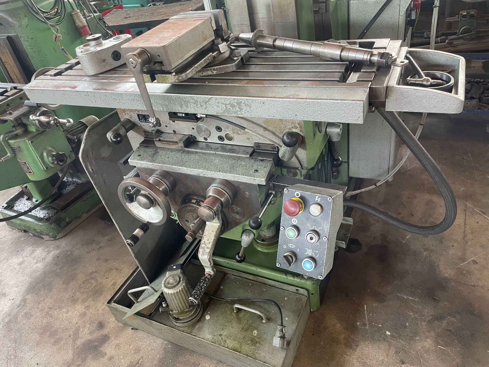 Fresadora universal SCHAUBLIN 53N