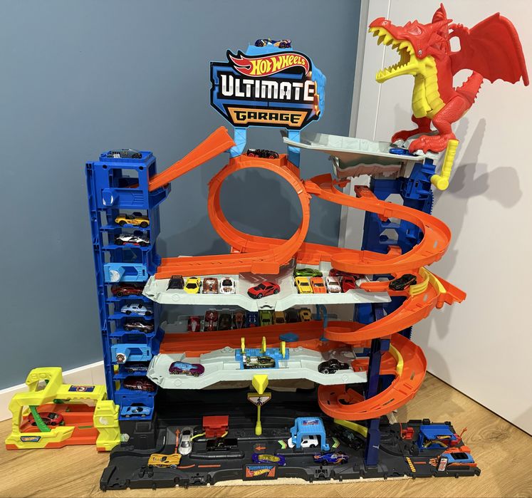 Tor Hot Wheels Mega Garaż Atak smoka