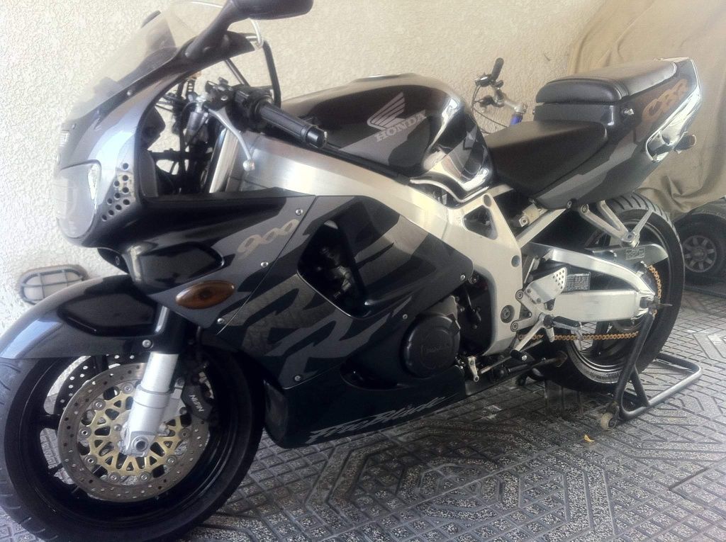 CBR 900RR 2000/600€