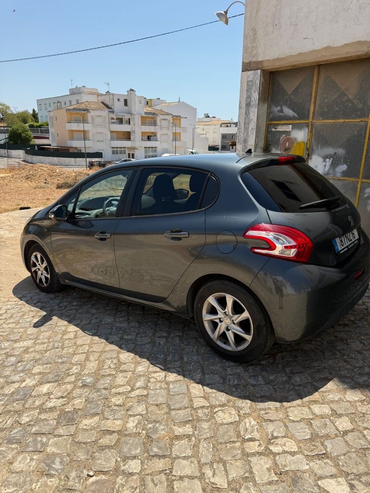 Peugeot 208 1.2 2013