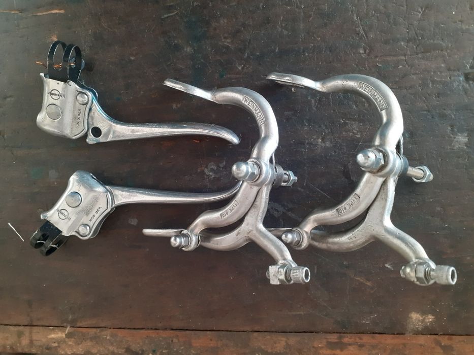 Bomba de encher pneus de pé.