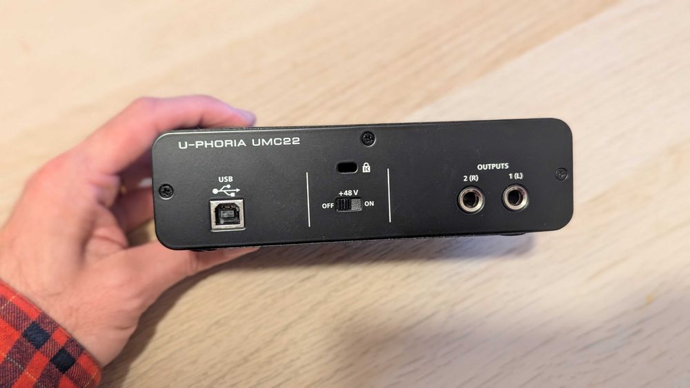 Placa de Som U-Phoria UMC22 da Behringer