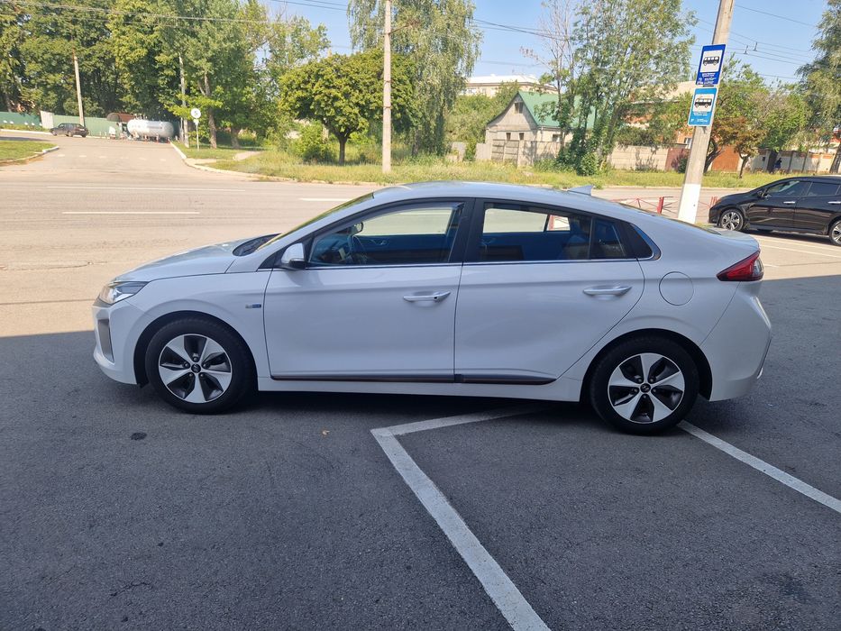 Оренда авто Hyundai Ioniq