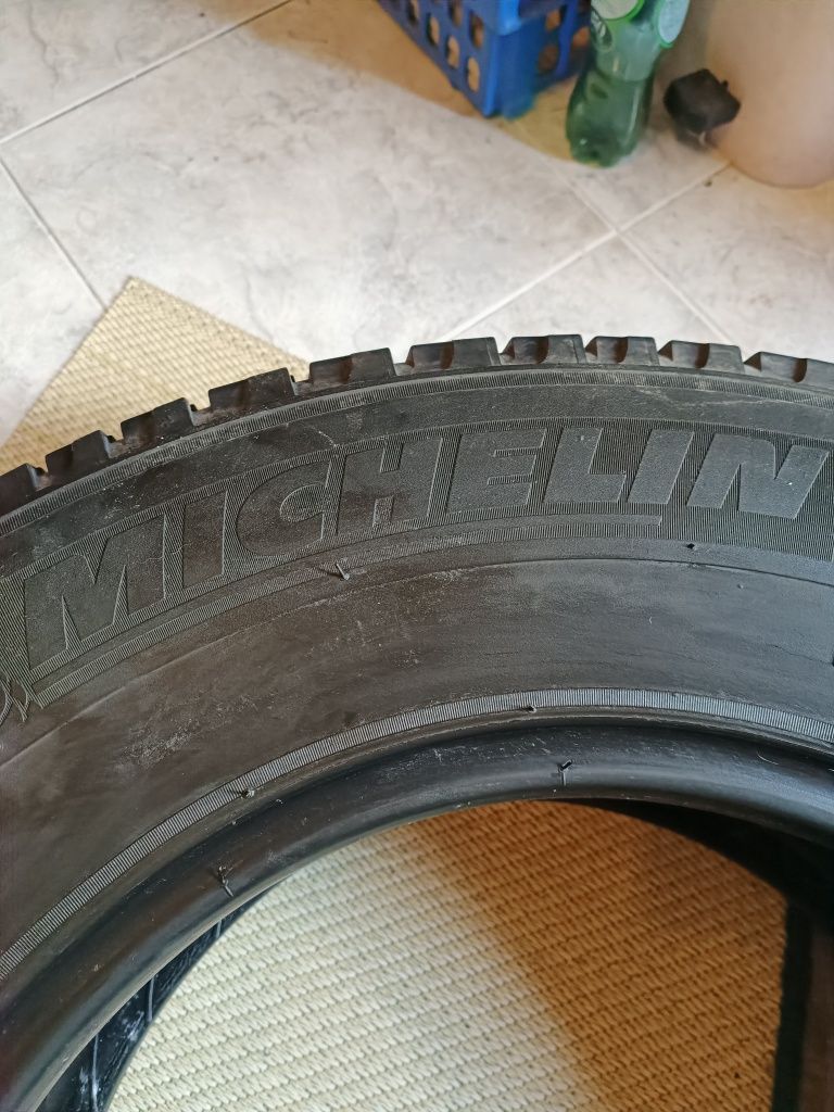 Pneumáticos p/Autocaravana, p/(jante 16") "Michelinl"