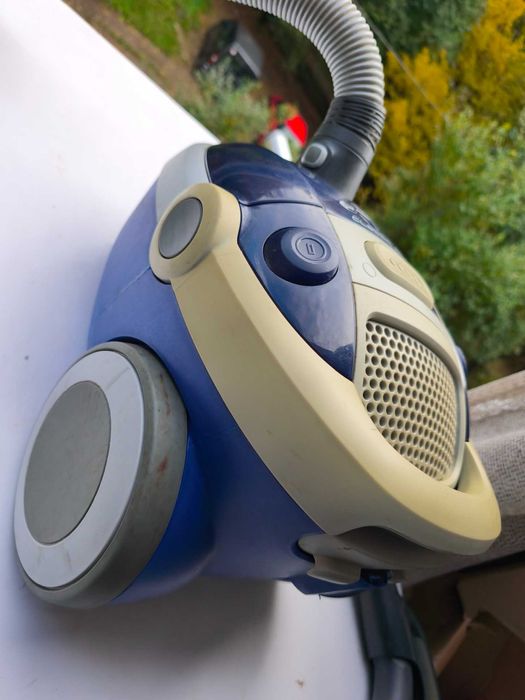 Пилосос Electrolux Classic Silence ZCS2000EL пылесос швеция