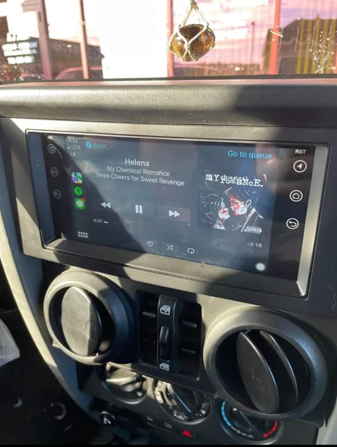 Rádio Android 13 com GPS Jeep Wrangler, Compass, Doodge, Chrysler.