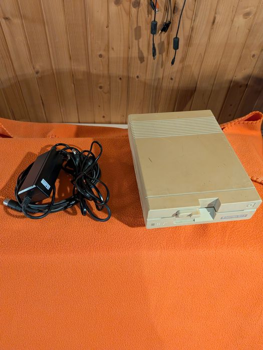 Stacja dysków Commodore 1541-II