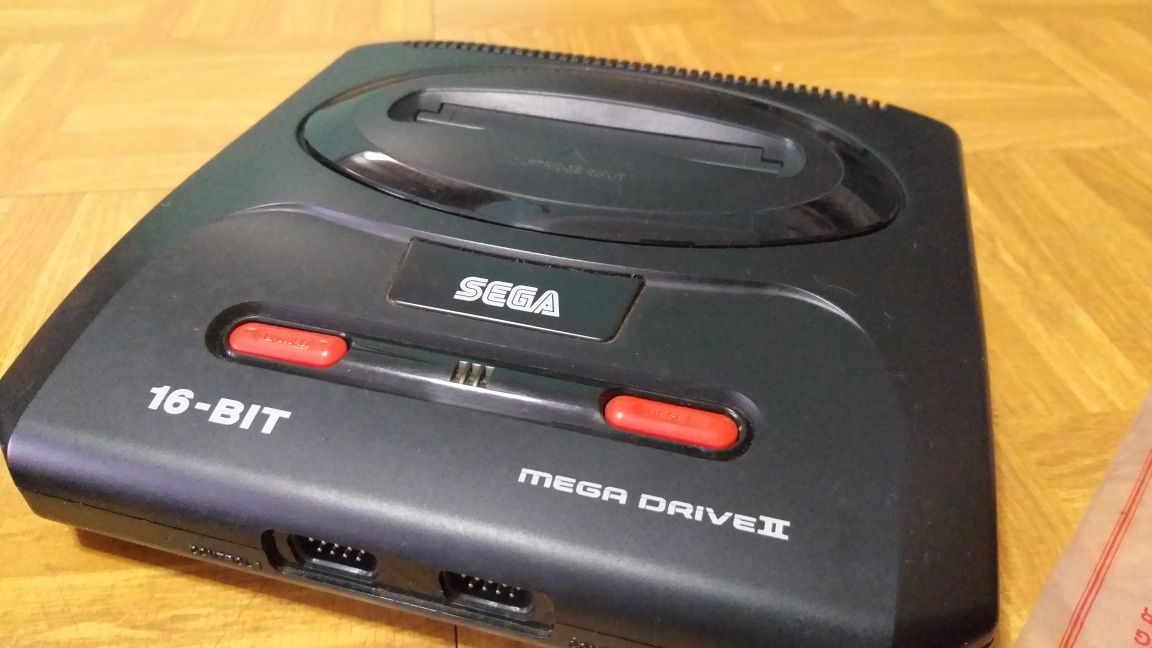 Sega Mega Drive 2 Bem Estimada + 3 jogos