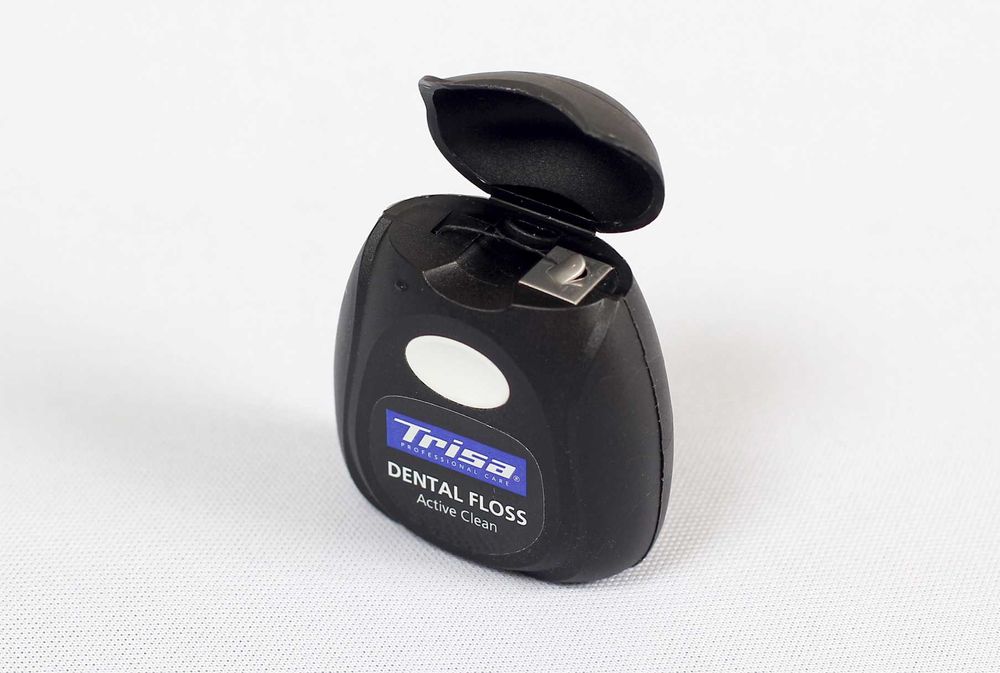 Зубна нитка Trisa Fresh UP м'ятна 50 м Floss зубная нить