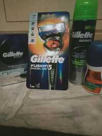 Станок Gillette, дезодорант, гель для душа, шампуни