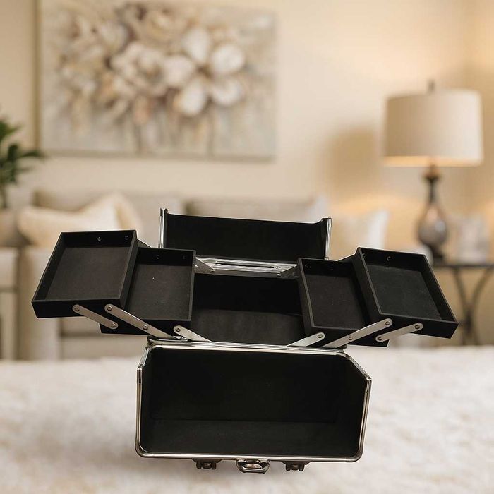 Kuferek Kosmetyczny // Pojemny // Stan Bardzo dobry // OKAZJA