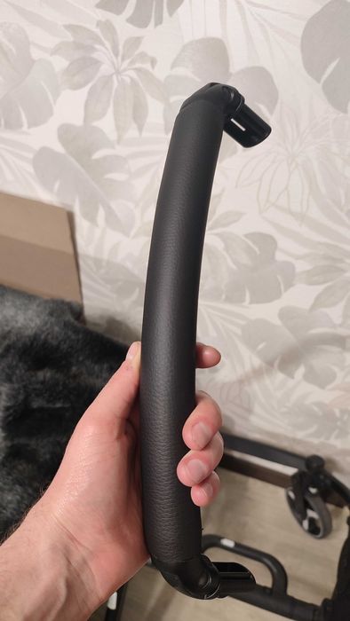 Перетяжка, обшивка ручки бампера  коляски