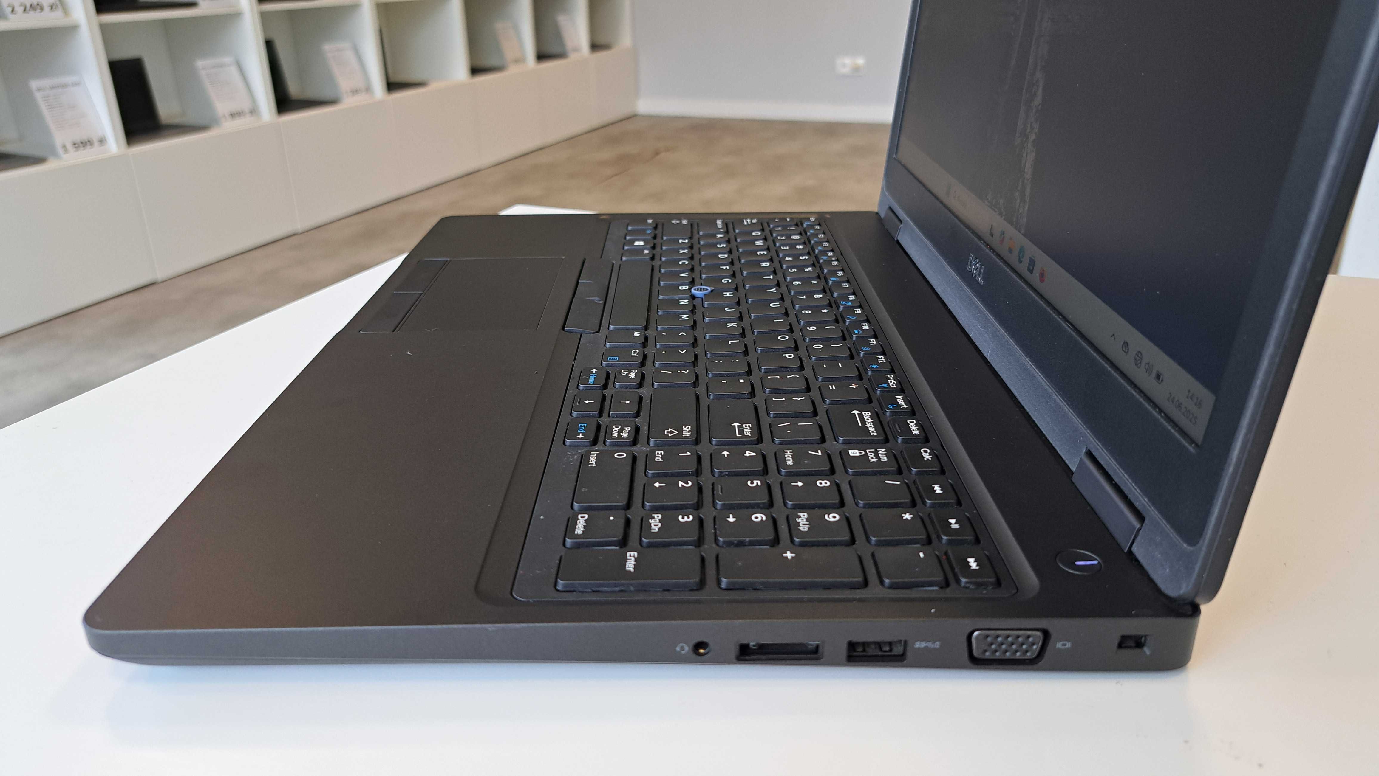Laptop 15" Dell Latitude 5590 i5-8g 8GB 256SSD HDMI Kamera Win11