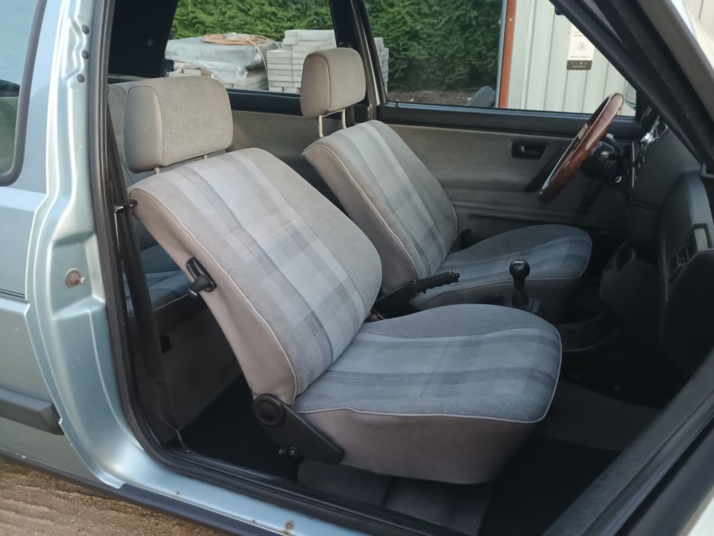 VW Golf MK2 Manhattan