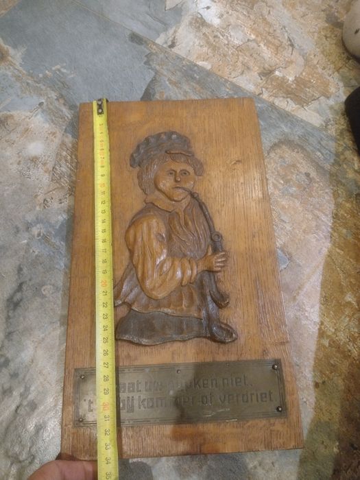 Płaskorzeźba kobieta .