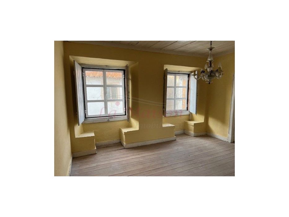 Prédio T7 para Recuperar em São Julião do Tojal