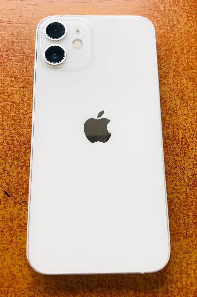 Продам IPhone 12 mini 64 white