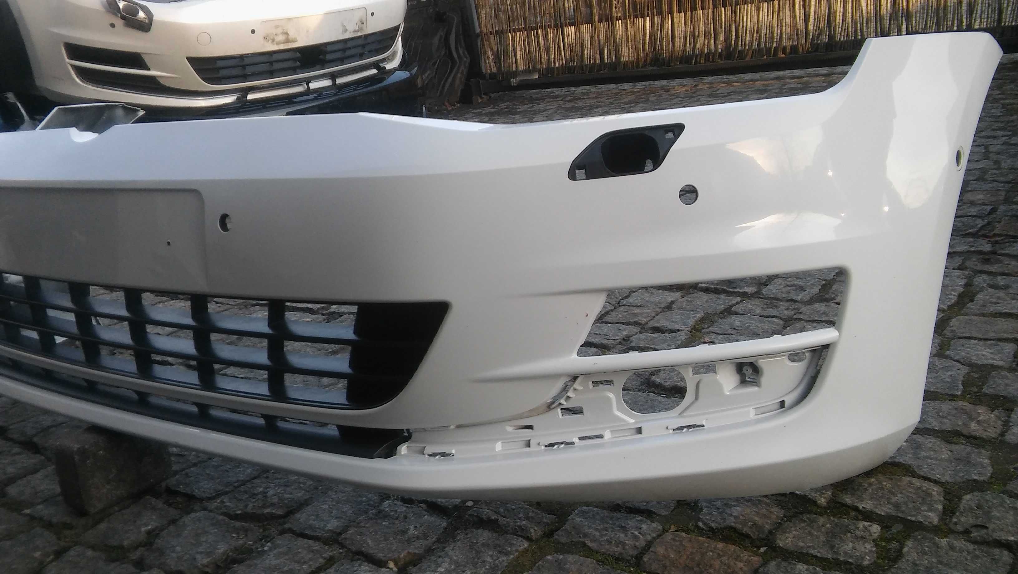 VW Golf 7,VII,5G0,od 13r,zderzak przód+kratka,PDCx6,spryski,BIAŁY=LC9A